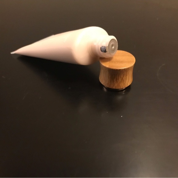 Tarte Amazonian Clay Full Coverage Foundation Cream in Fair Beige. - Picture 3 of 3